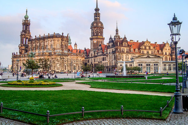 Glenn-E-Jones-Gallery-Dresden-3